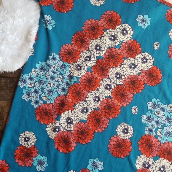 LuLaRoe IRMA Medium NWT Floral Flag USA America - Picture 2 of 6